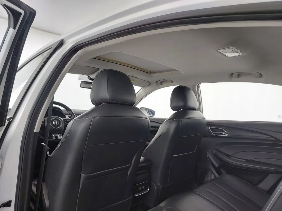 ام جي 5 LUX 2023 