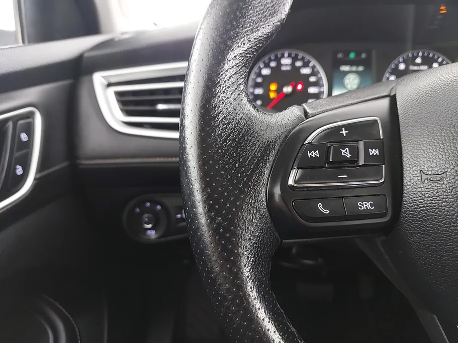 ام جي 5 LUX 2023 