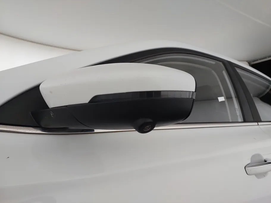 ام جي 5 LUX 2023 