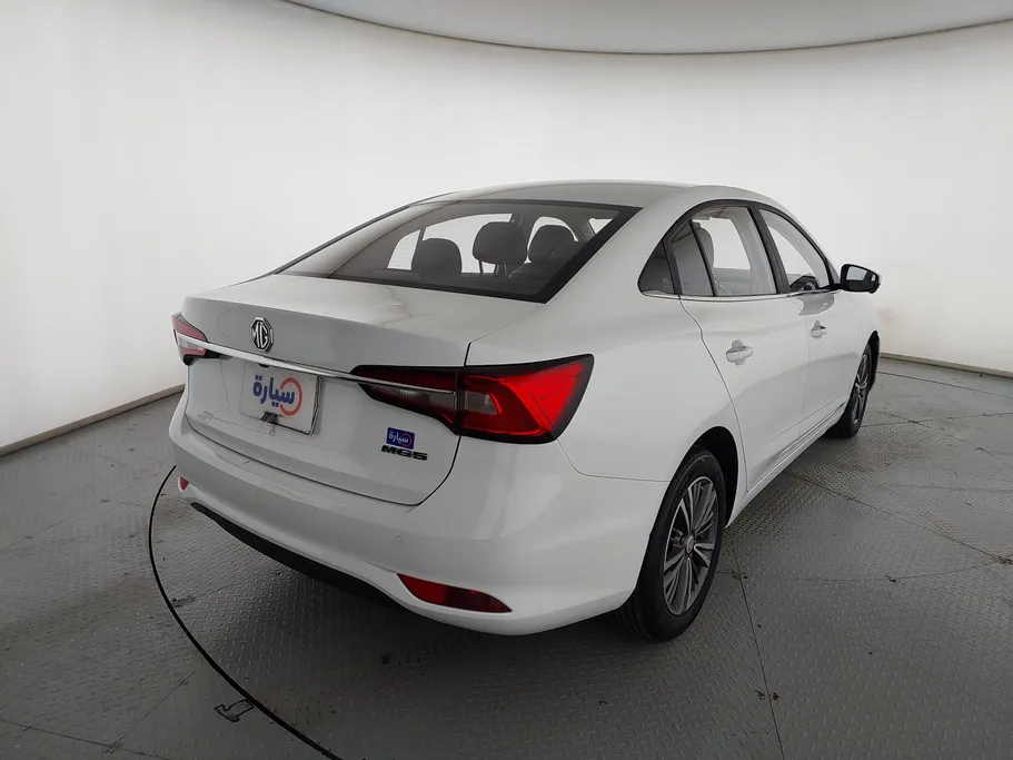 ام جي 5 LUX 2023 