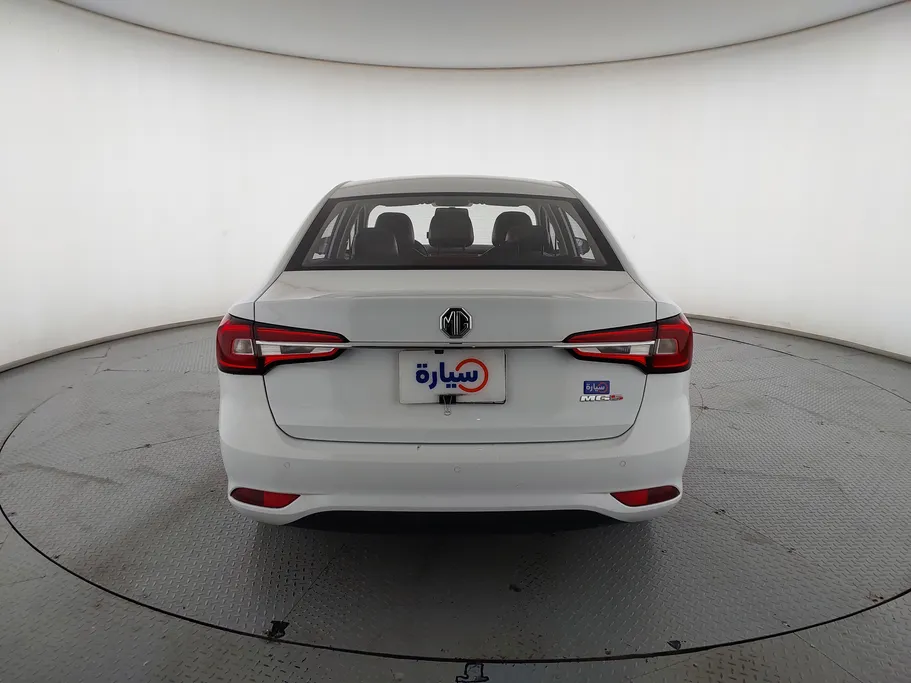 ام جي 5 LUX 2023 