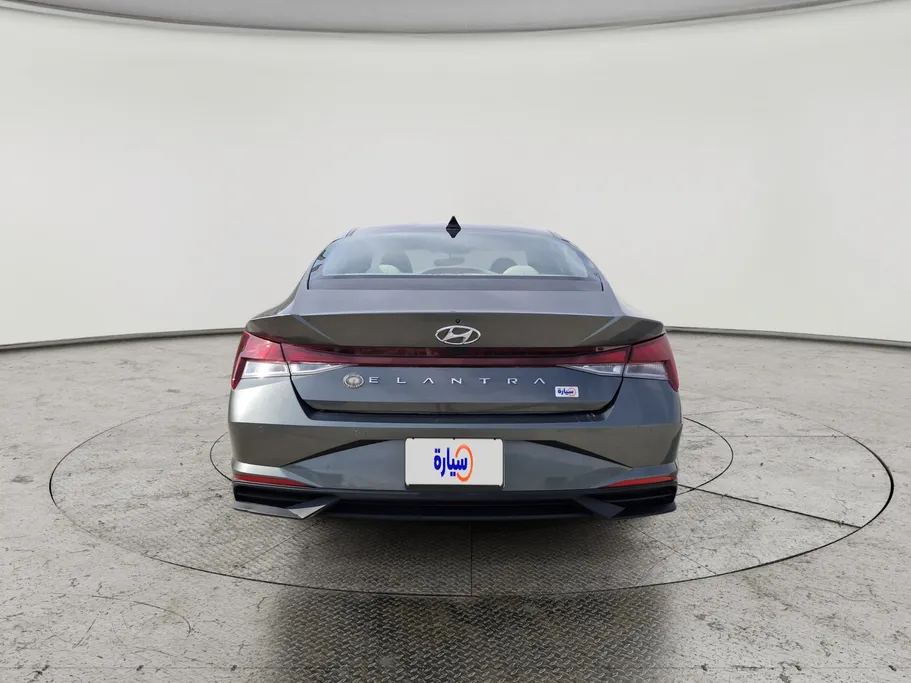 2023 Hyundai Elantra Smart 