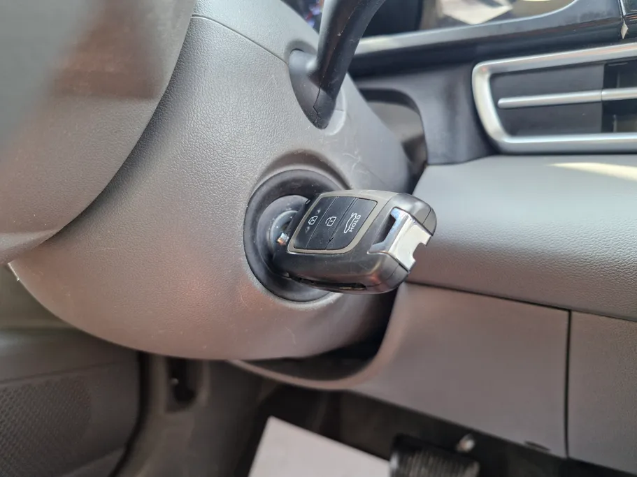 2023 Hyundai Elantra Smart 