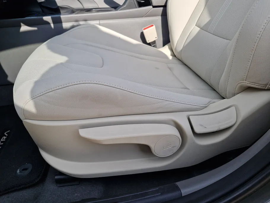 2023 Hyundai Elantra Smart 