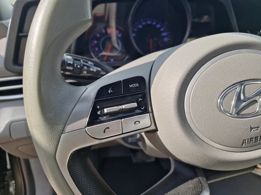 2023 Hyundai Elantra Smart 