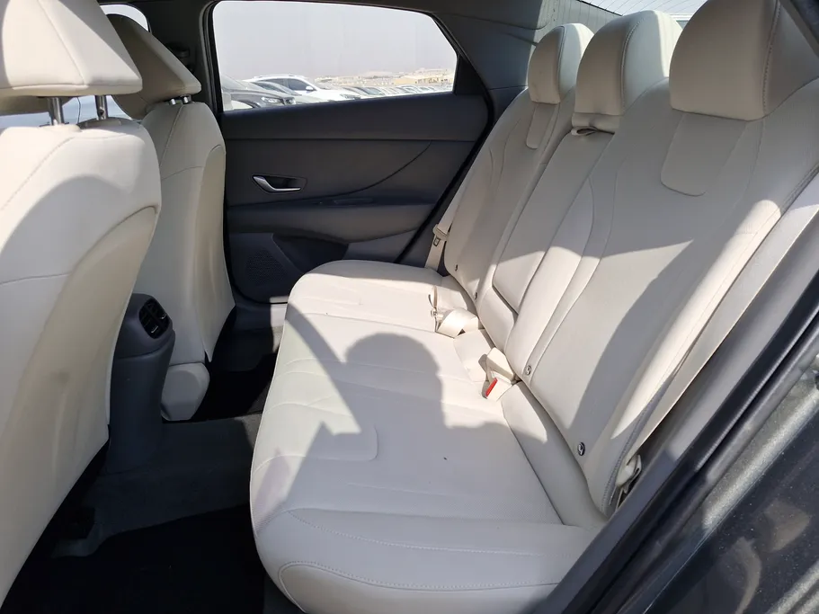 2023 Hyundai Elantra Smart 