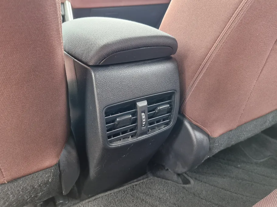 تويوتا كورولا كروس XLE HEV 2024 