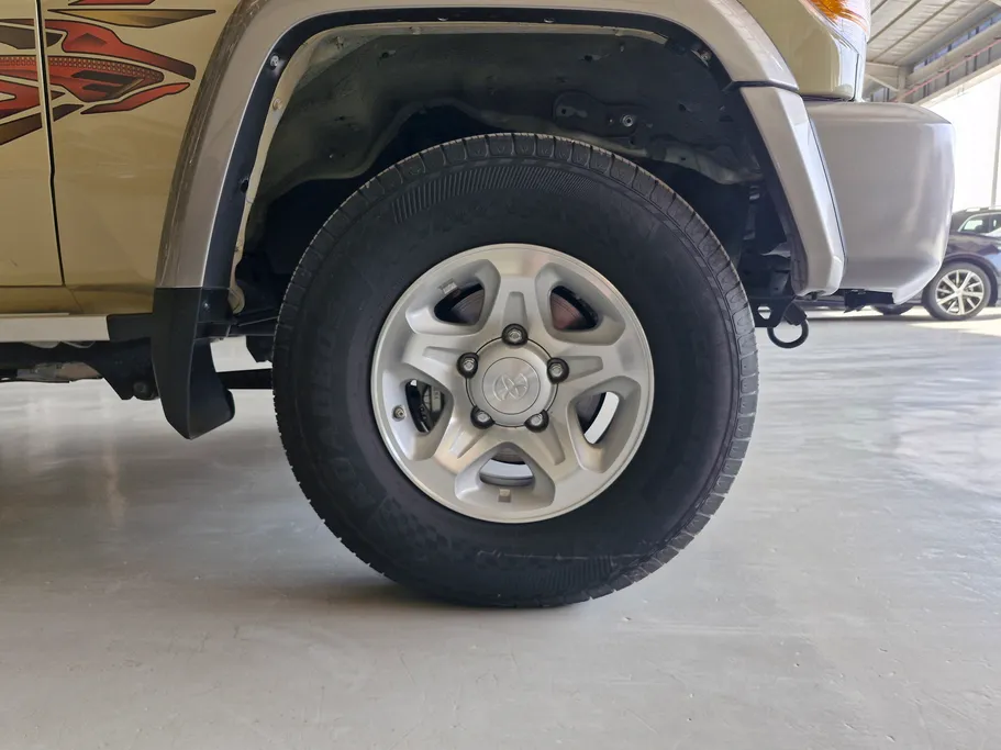 2022 Toyota Land Cruiser Pickup LX 