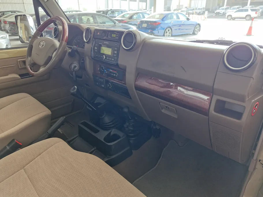 2022 Toyota Land Cruiser Pickup LX 