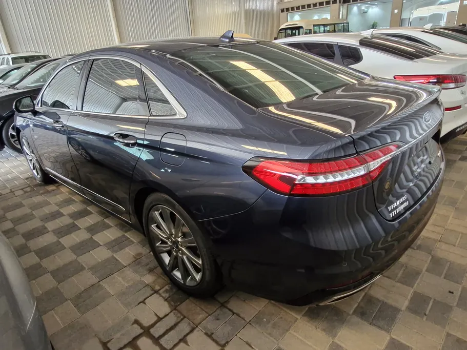 2021 Ford Taurus Titanium 