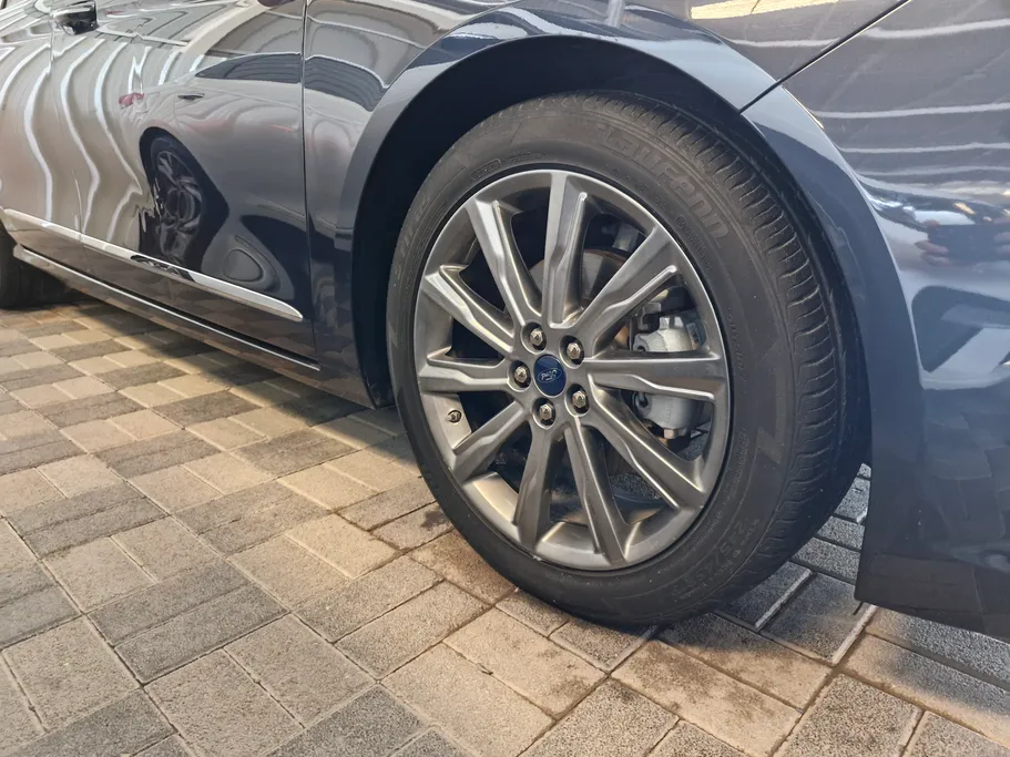 2021 Ford Taurus Titanium 