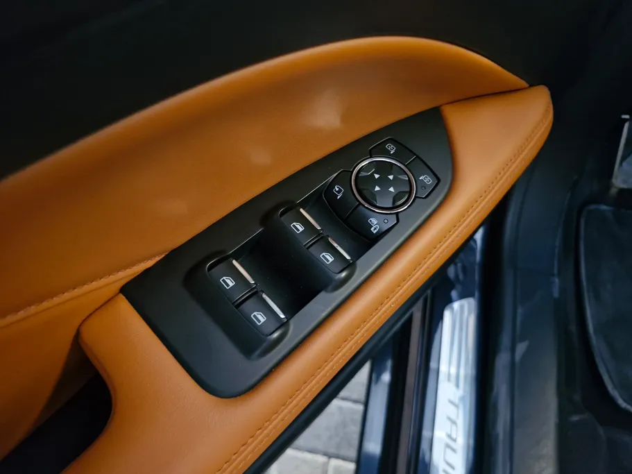 2021 Ford Taurus Titanium 