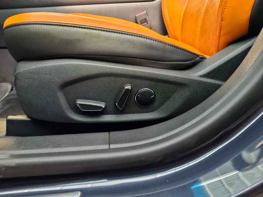 2021 Ford Taurus Titanium 