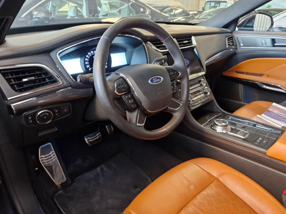 2021 Ford Taurus Titanium 