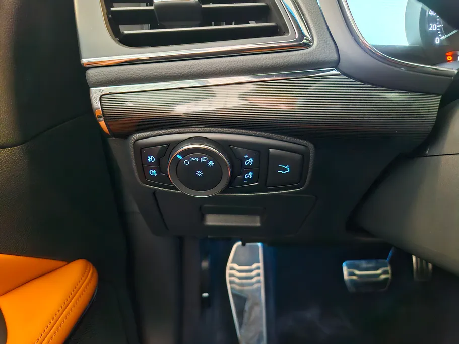 2021 Ford Taurus Titanium 