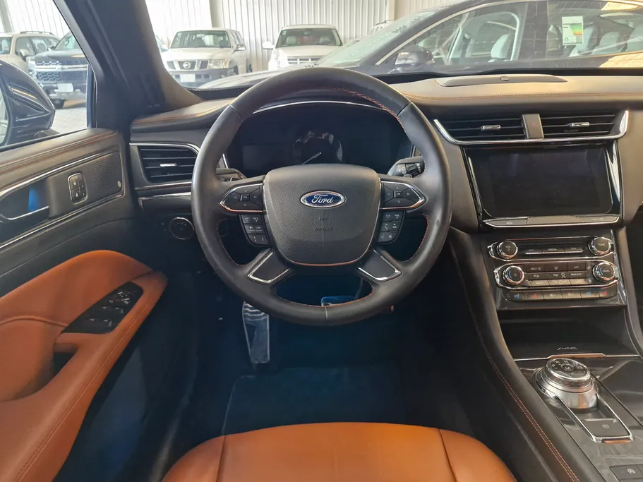 2021 Ford Taurus Titanium 