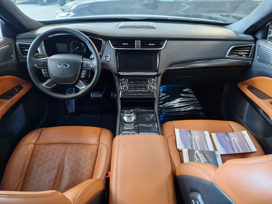 2021 Ford Taurus Titanium 