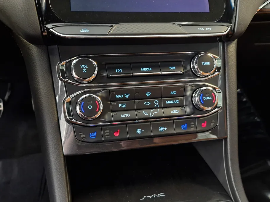 2021 Ford Taurus Titanium 