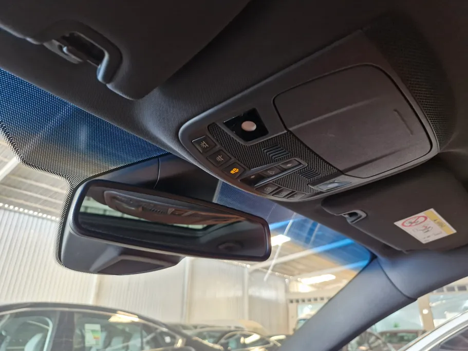 2021 Ford Taurus Titanium 