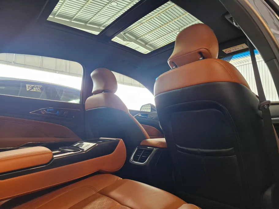 2021 Ford Taurus Titanium 