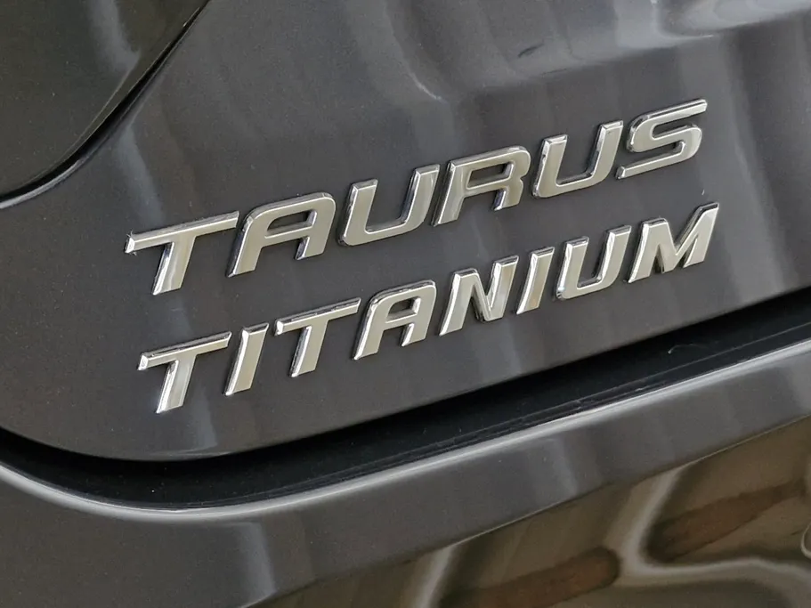 2021 Ford Taurus Titanium 