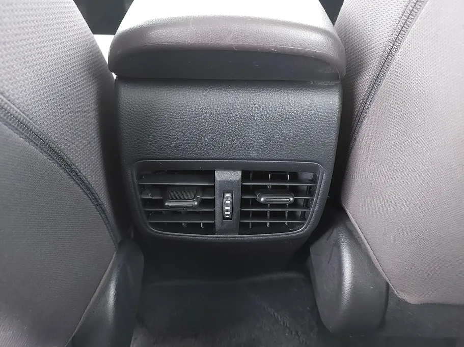 تويوتا كورولا XLI 2023 