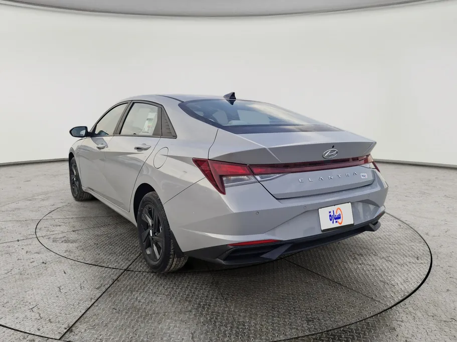 2023 Hyundai Elantra Smart 