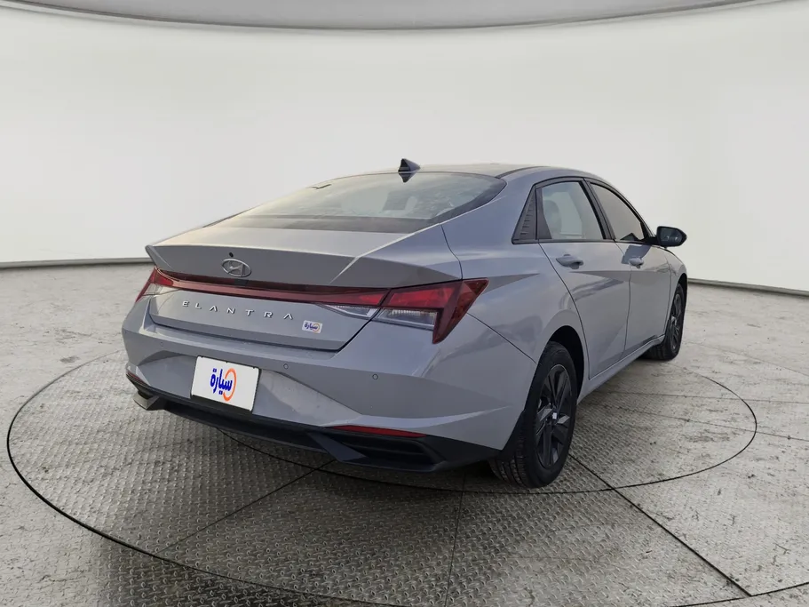 2023 Hyundai Elantra Smart 