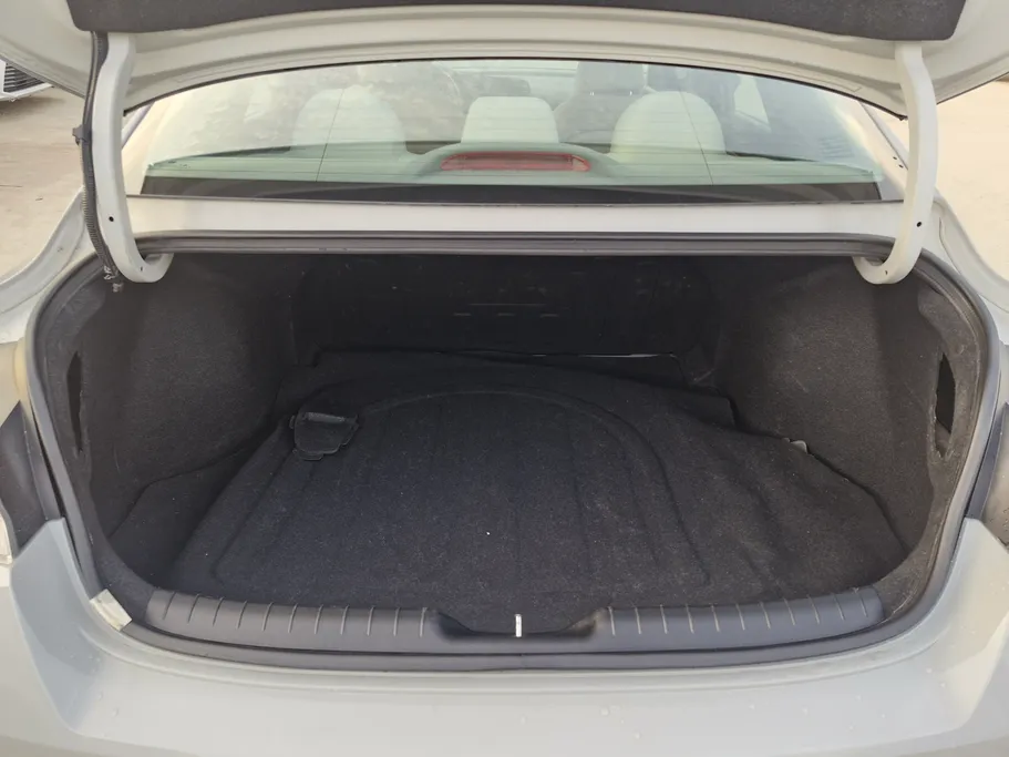 2023 Hyundai Elantra Smart 