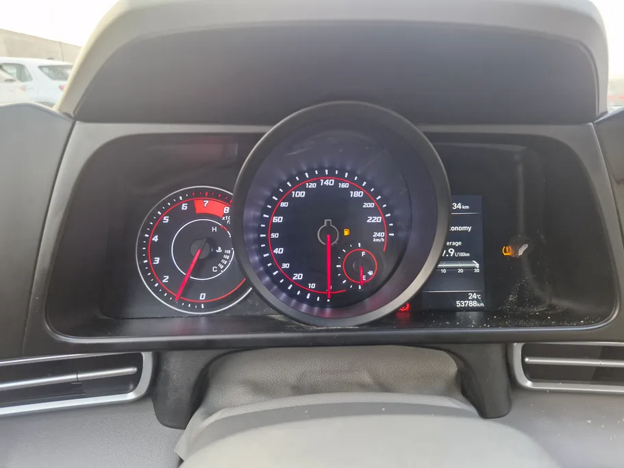 2023 Hyundai Elantra Smart 