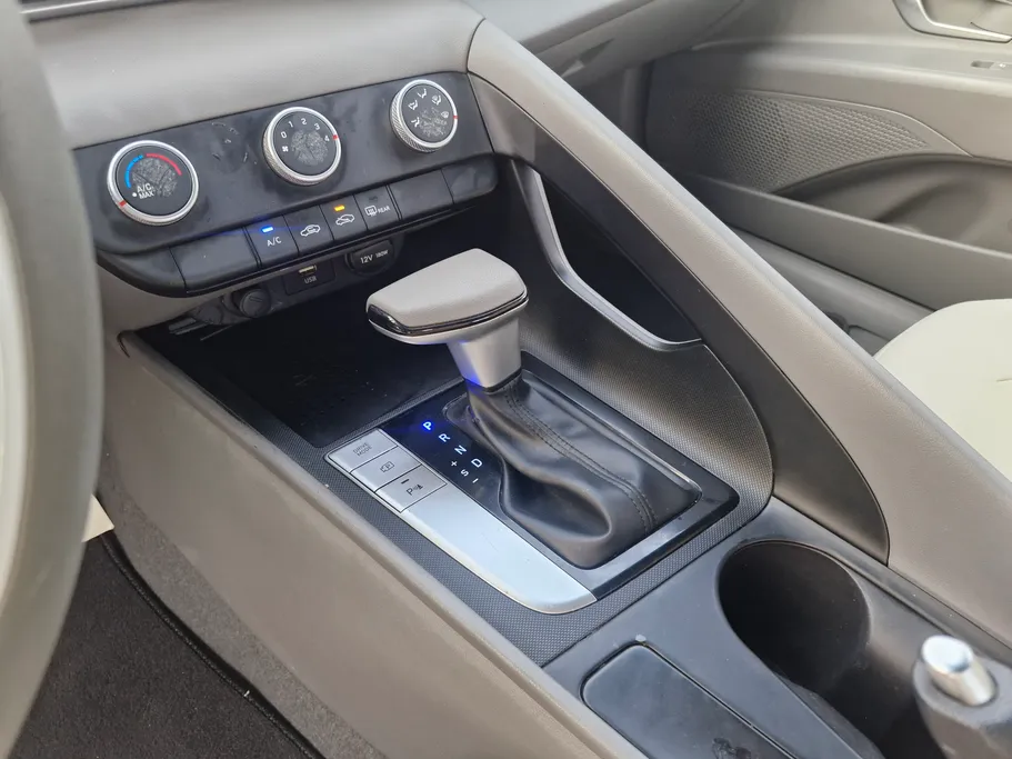 2023 Hyundai Elantra Smart 