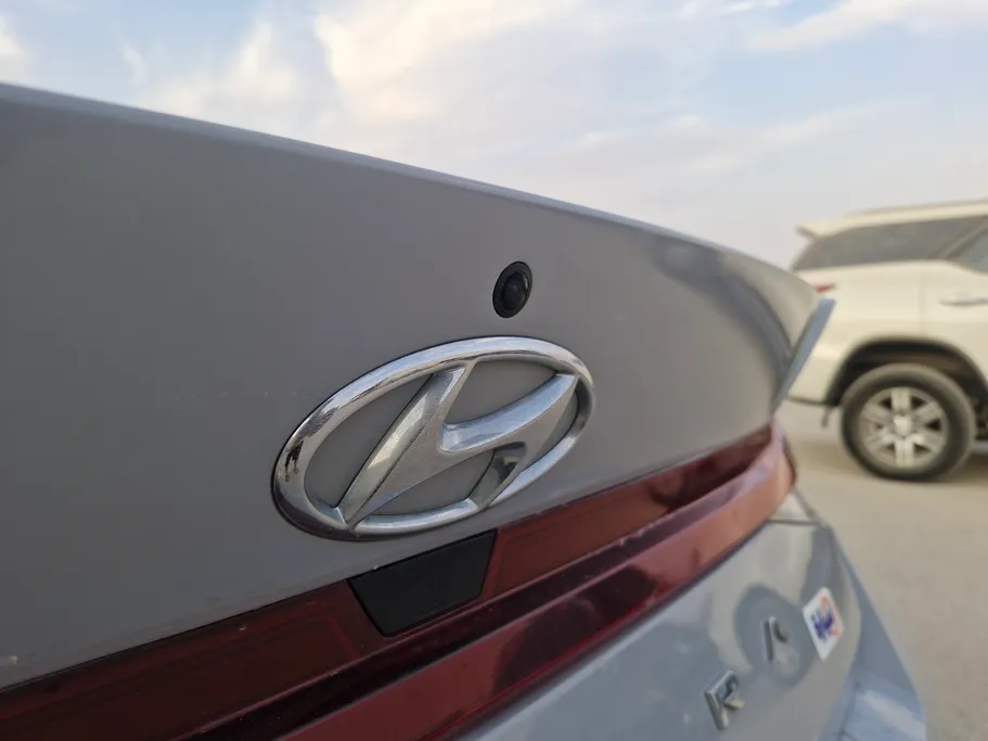 2023 Hyundai Elantra Smart 