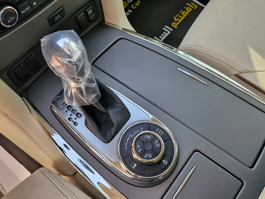 2024 Nissan Patrol SE 