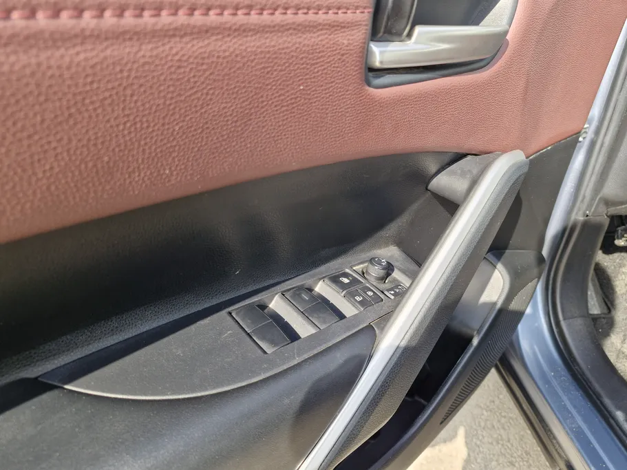 تويوتا كورولا كروس XLE HEV 2024 