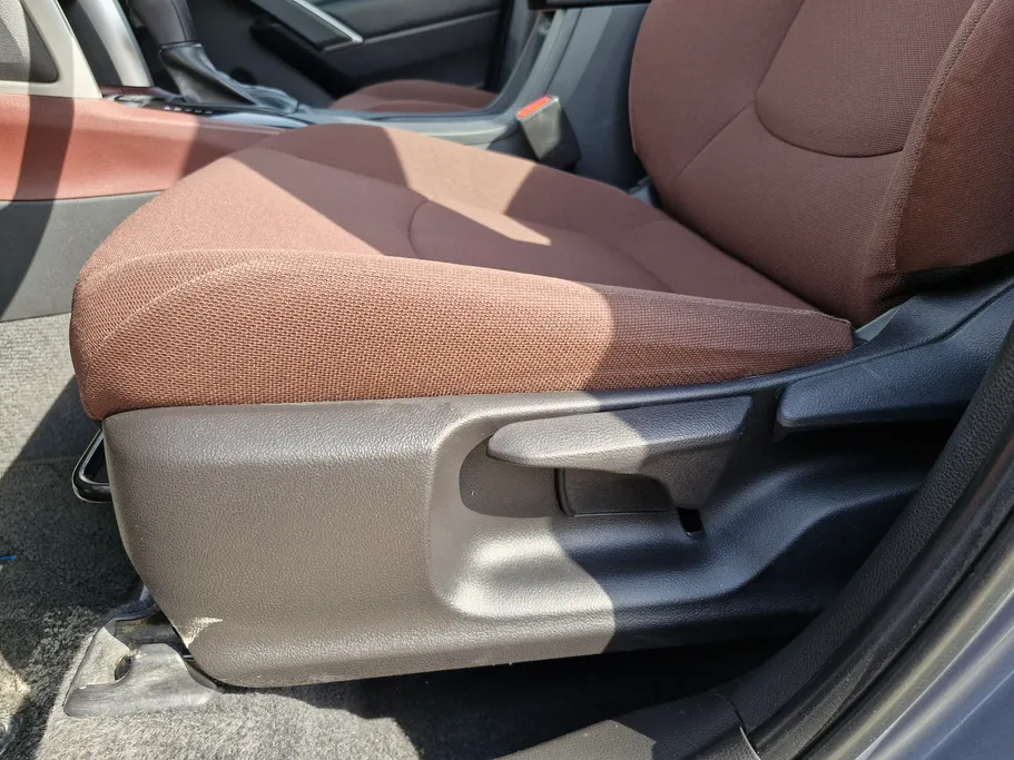 تويوتا كورولا كروس XLE HEV 2024 