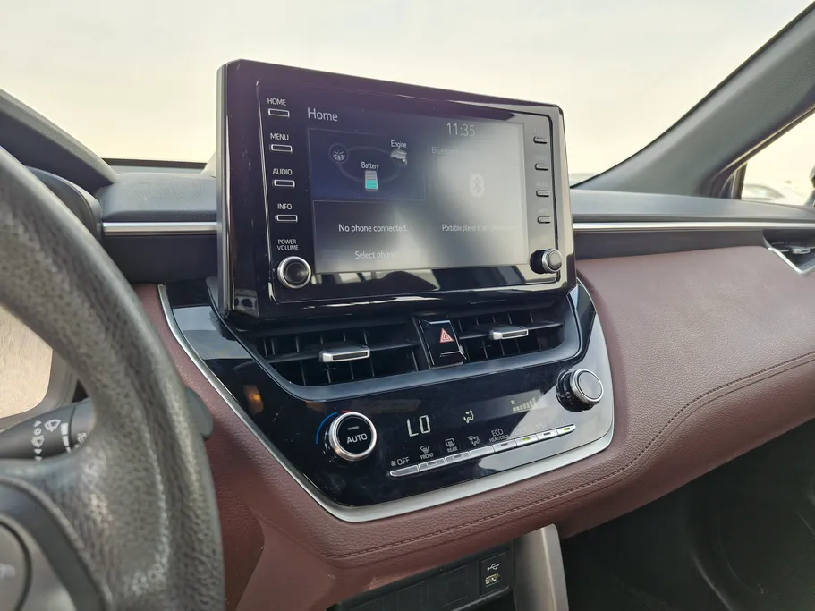 تويوتا كورولا كروس XLE HEV 2024 