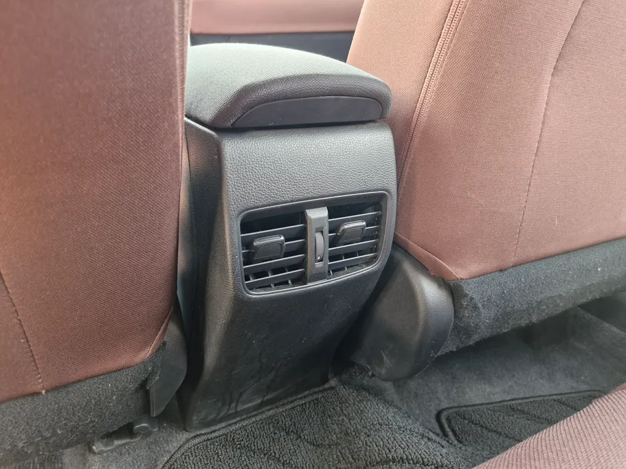 تويوتا كورولا كروس XLE HEV 2024 