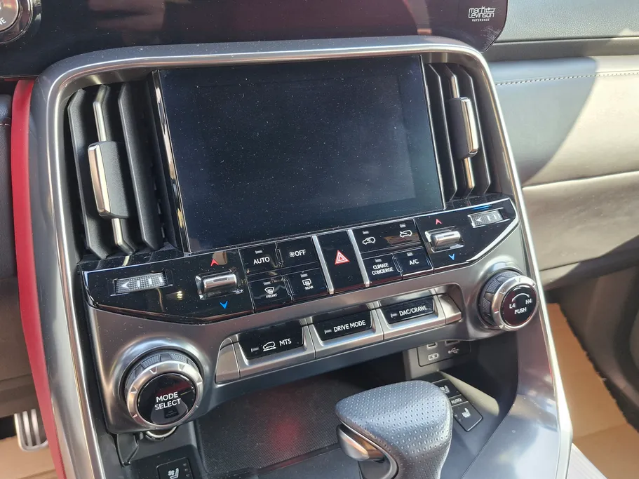 لكزس LX 600 2024 