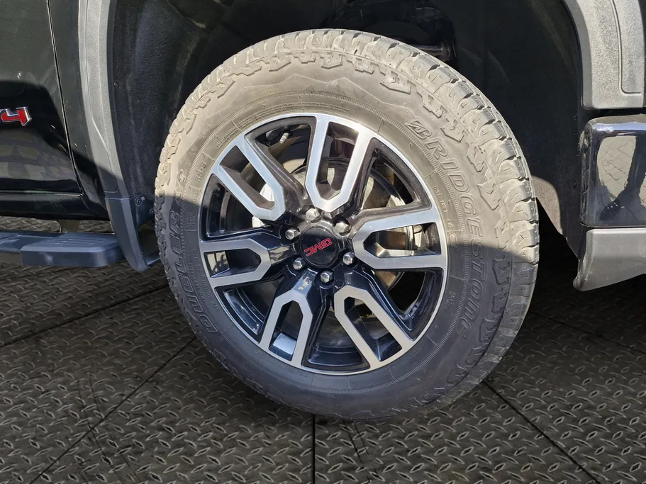2024 GMC Sierra AT4 