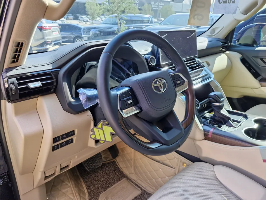 2025 Toyota Land Cruiser GXR 