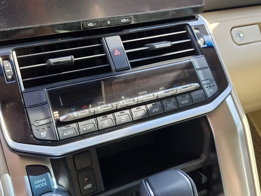 2025 Toyota Land Cruiser GXR 