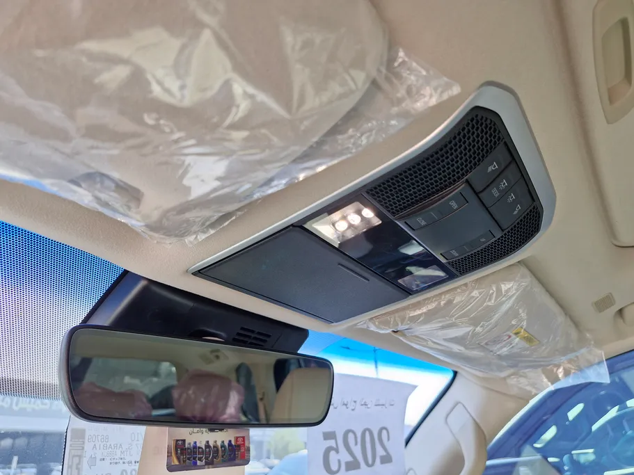 2025 Toyota Land Cruiser GXR 