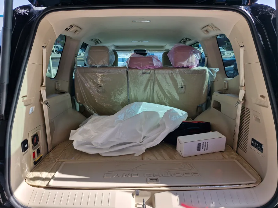 2025 Toyota Land Cruiser GXR 