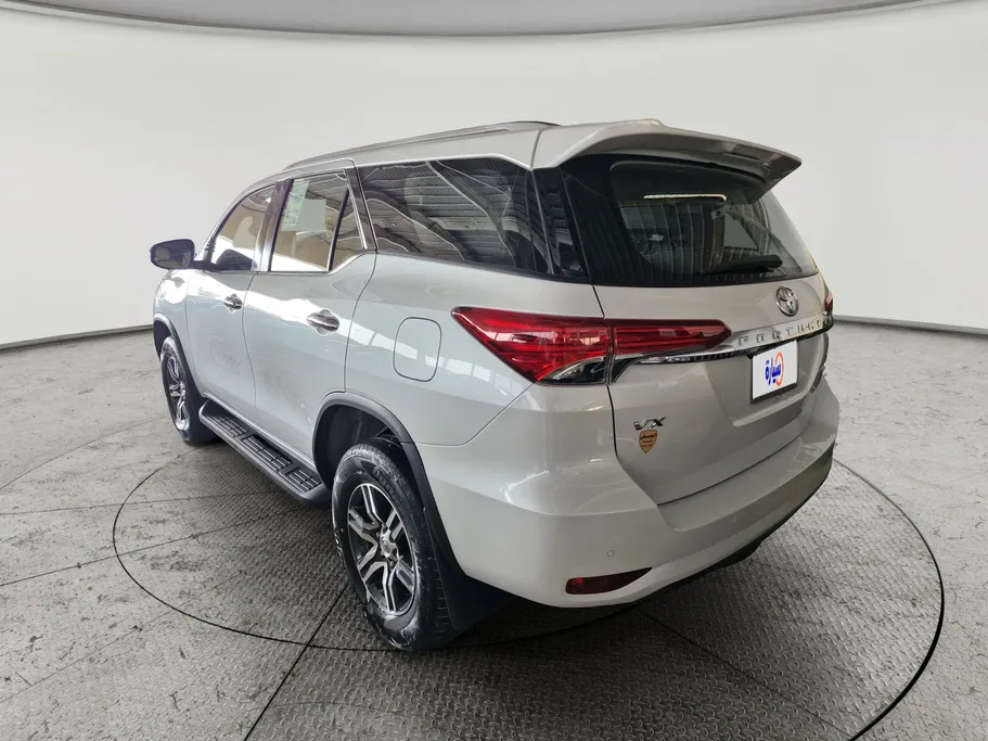 2023 Toyota Fortuner VX 