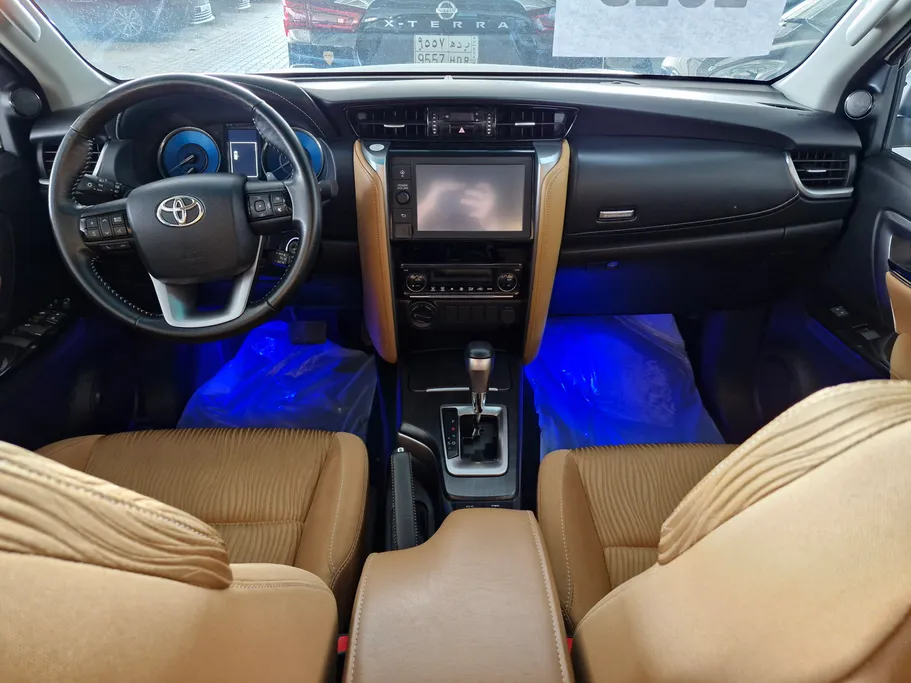 2023 Toyota Fortuner VX 