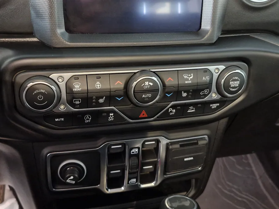 جيب رانجلر صحارى 2023 