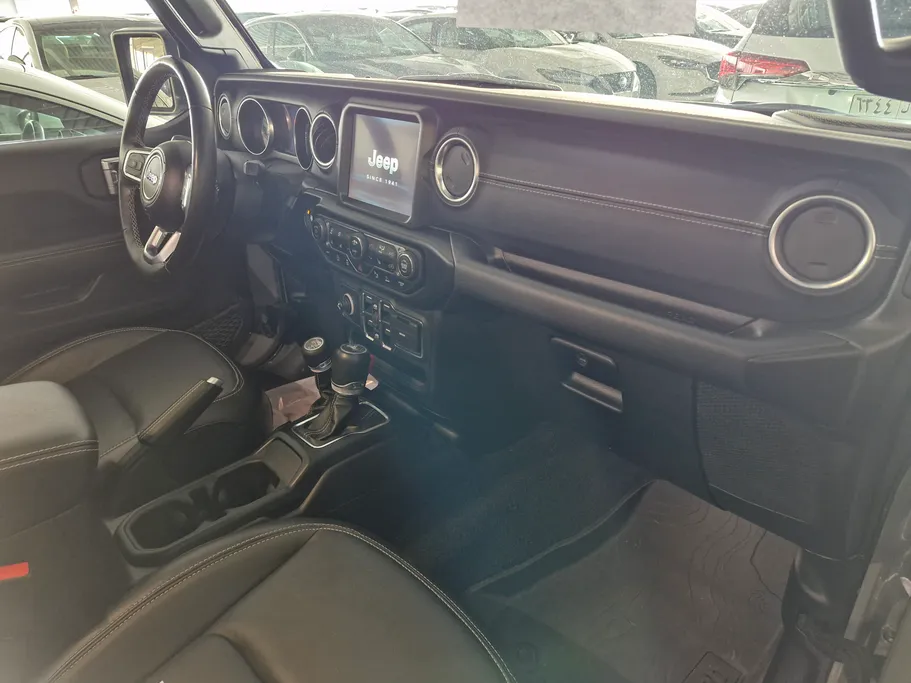 جيب رانجلر صحارى 2023 