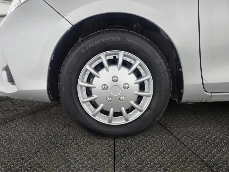 2021 Toyota Yaris  Y 