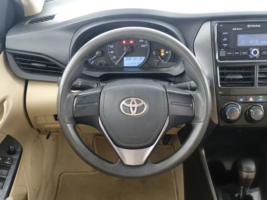 2021 Toyota Yaris  Y 