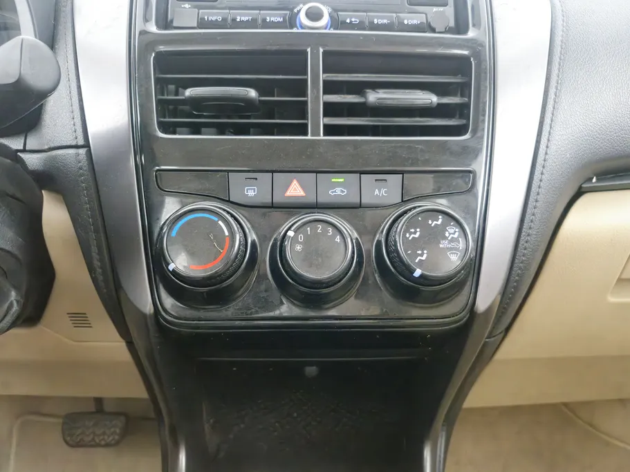 2021 Toyota Yaris  Y 